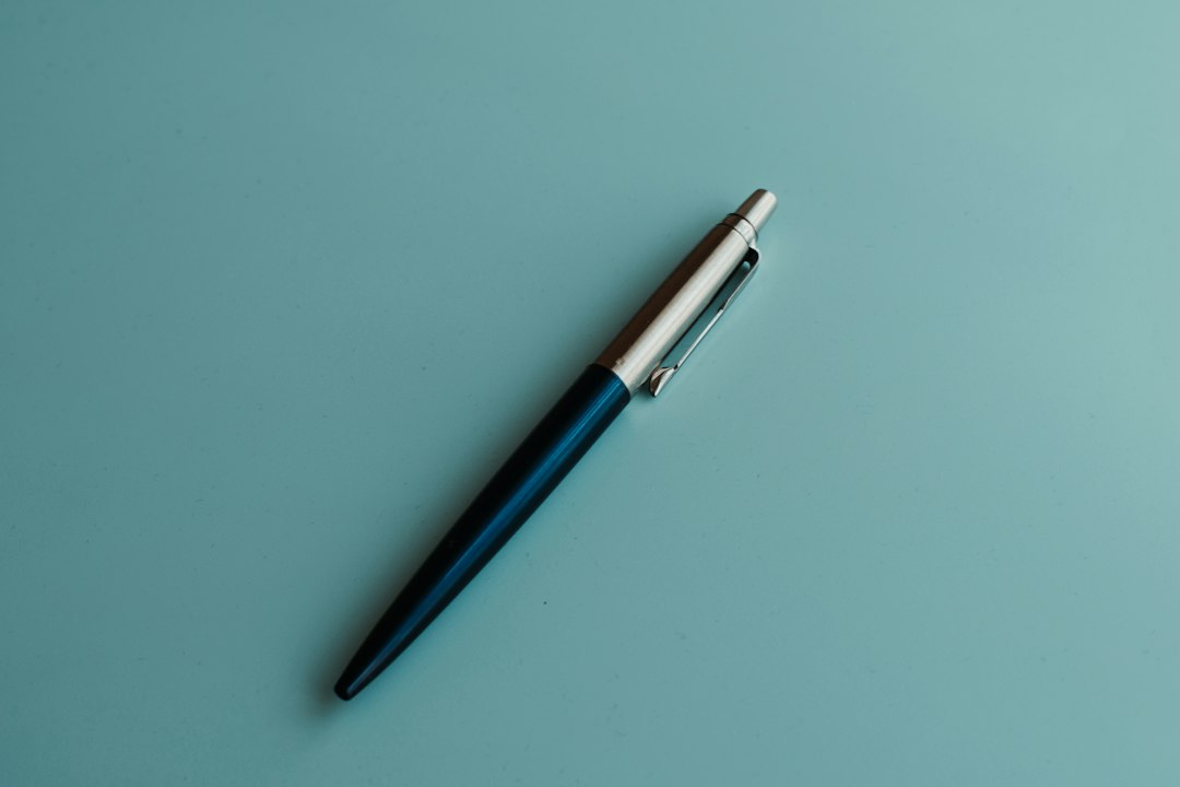 Metal vs Plastic Pens: Which One Survives 1,000+ Handoffs?