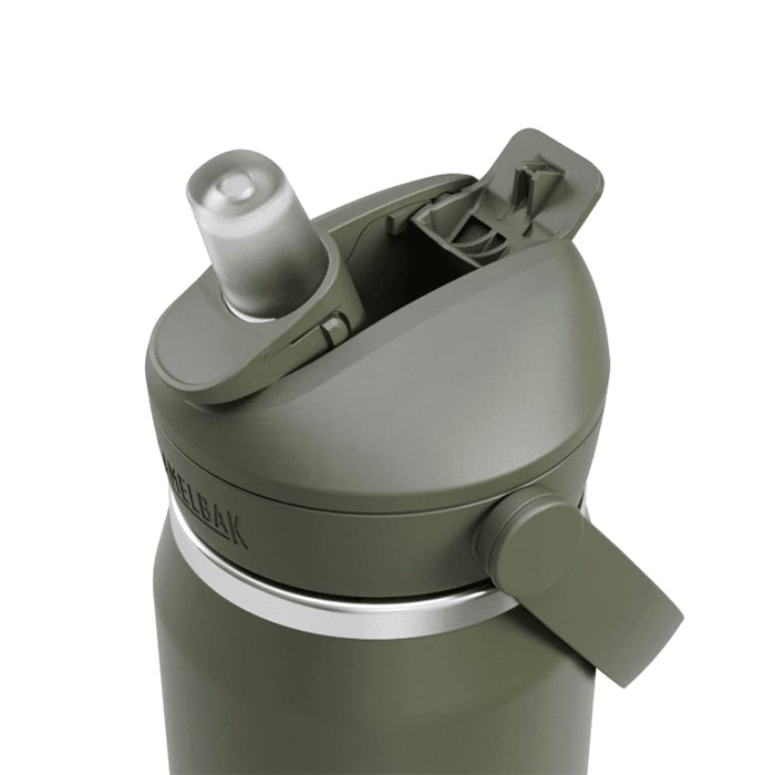 CamelBak - Thrive Flip Straw VSS 0.75L - A drink bottle in olive green with a flip straw and a lid, featuring a branding logo.