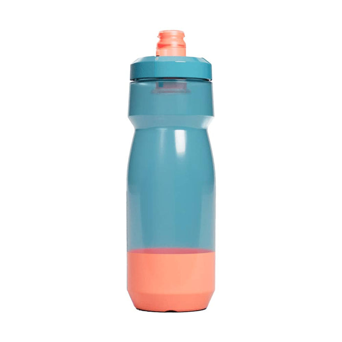 CamelBak - Podium 0.7L - A drink bottle in teal and coral, featuring a screw-on lid and a built-in spout. It has a branded logo.
