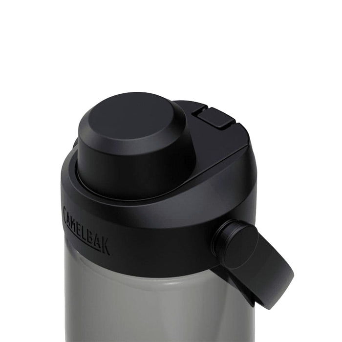 CamelBak - Thrive Chug 0.75L - A drink bottle with a black lid and spout features a grey body and includes a logo on the side.
