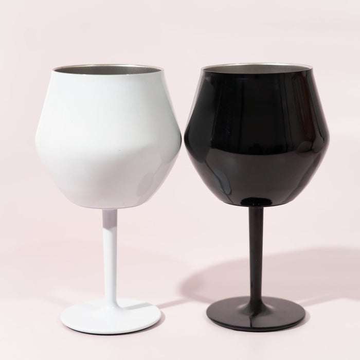 Shiraz Detachable Wine Glass - A drink bottle set featuring a white and a black Shiraz detachable wine glass, each with a sleek design and logo.